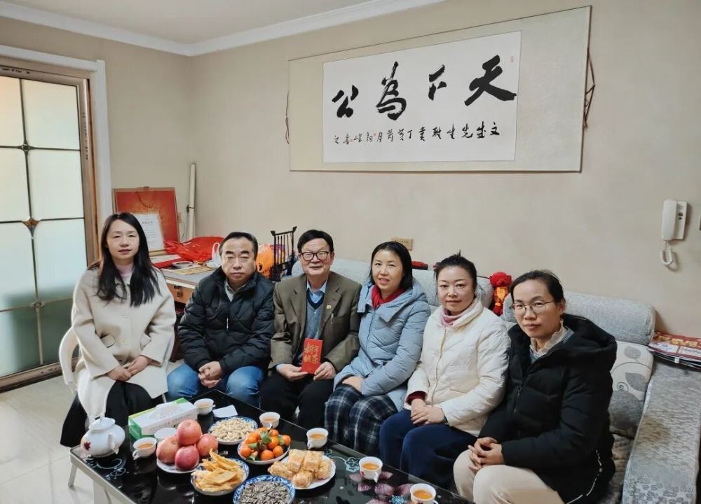 ���ͭ����ί�Ὺչ�´��߷�ο�ʻ